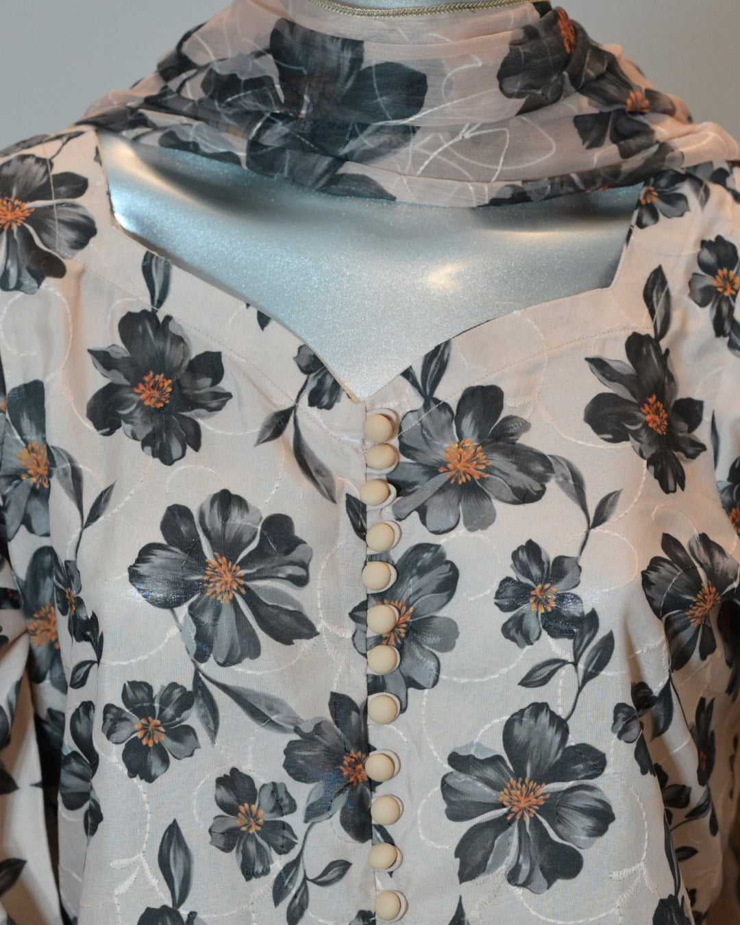 Chikan Kari Swiss Lawn 3-Piece Printed Dress – Soft Ivory Floral Edition